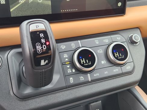 Certified 2024 Land Rover Defender 110 X image 20