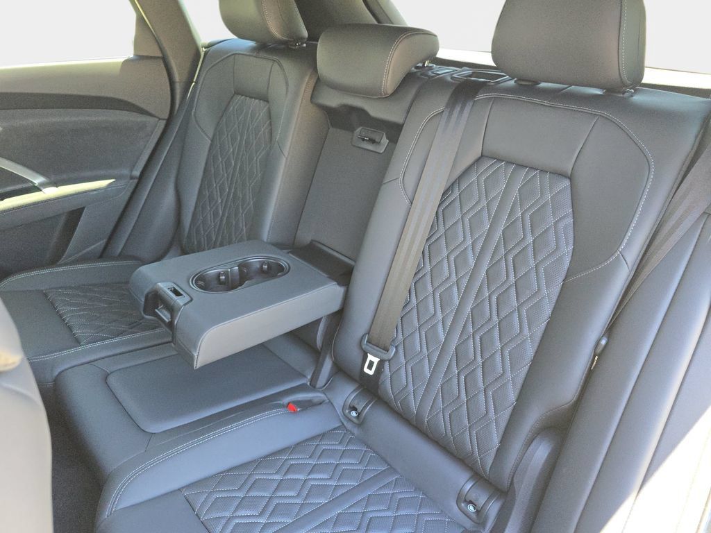 Used 2025 Audi SQ5 Premium Plus w/ Premium Plus Package AWD/4WD image 14