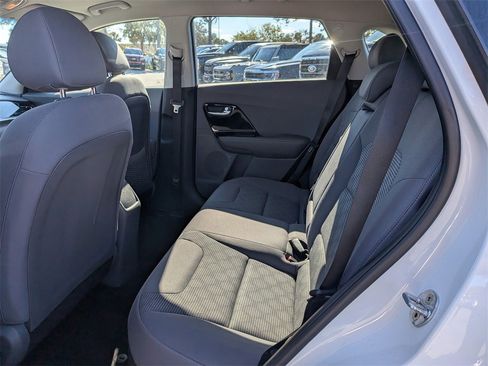Used 2020 Kia Niro LXS image 13