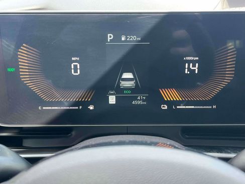 Certified 2025 Kia Carnival EX image 28