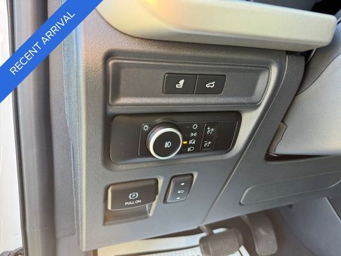 Used 2024 Ford Expedition XLT image 25