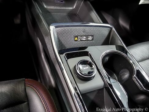 New 2026 Chevrolet Equinox RS w/ LPO, Floor Liner Package AWD/4WD image 18