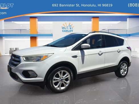 Used 2018 Ford Escape SE FWD image 2