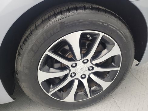 Used 2016 Acura TLX FWD image 31