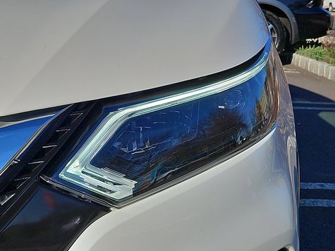 Certified 2022 Nissan Rogue Sport SL w/ Premium Package image 9