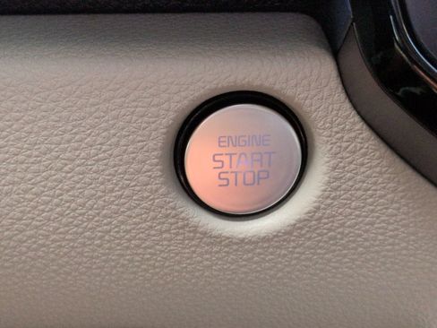Certified 2026 Kia Carnival SX FWD image 37