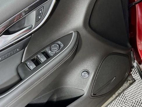 Used 2023 Buick Envision Essence image 17