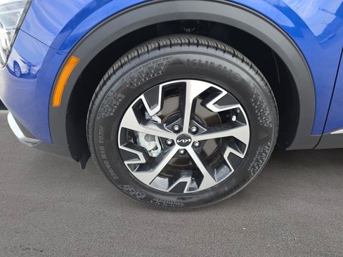 Used 2025 Kia Sportage EX w/ Premium Package FWD image 25