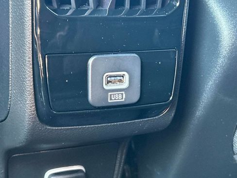 Used 2023 Jeep Compass Latitude AWD/4WD image 19