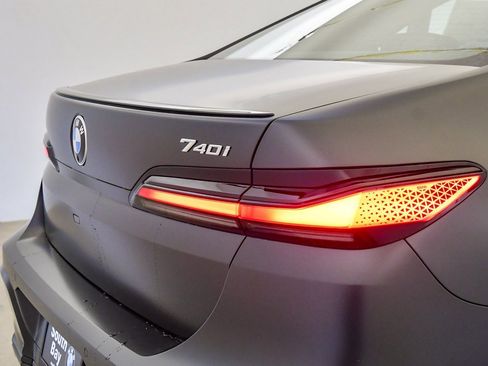New 2026 BMW 740i w/ Premium Package image 12