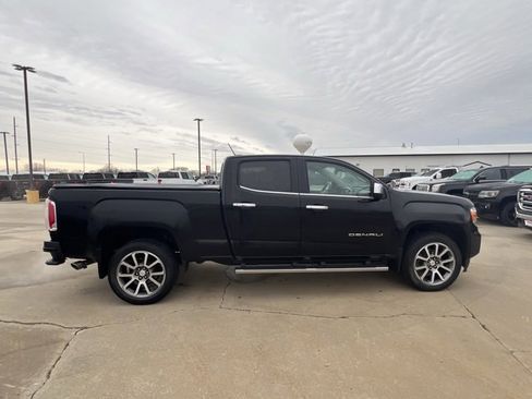 Used 2021 GMC Canyon Denali image 4