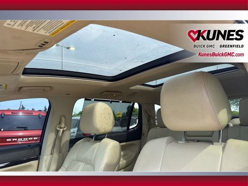 Used 2014 Lincoln MKT FWD image 19