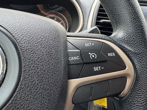 Used 2014 Jeep Cherokee Sport image 20