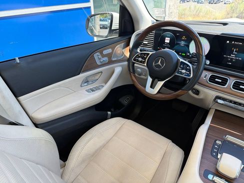 Used 2021 Mercedes-Benz GLS 450 4MATIC image 12