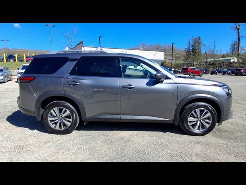 Used 2024 Nissan Pathfinder SL w/ Cargo Package AWD/4WD image 9
