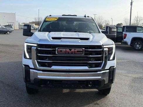 Used 2024 GMC Sierra 3500 SLE image 3