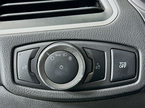 Used 2024 Ford Edge SEL image 17