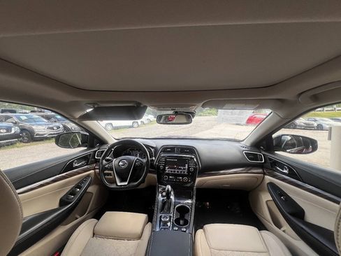 Used 2017 Nissan Maxima Platinum FWD image 12