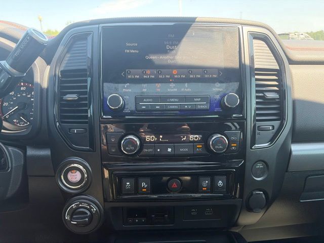 Used 2021 Nissan Titan PRO-4X w/ Pro-4x Convenience Package AWD/4WD image 21