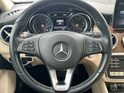 Used 2019 Mercedes-Benz GLA 250 4MATIC image 22