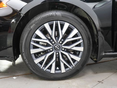 Used 2023 Nissan Altima 2.5 SV w/ SV Premium Package AWD/4WD image 28
