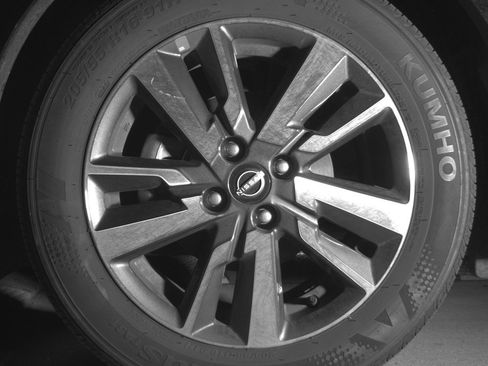 Used 2025 Nissan Versa SV image 12