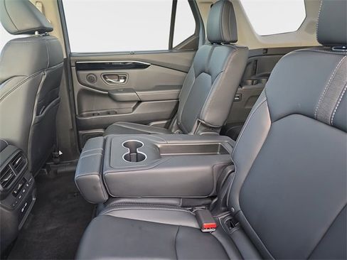 Used 2023 Honda Pilot Touring image 18