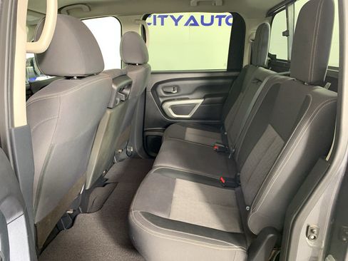 Used 2022 Nissan Titan SV RWD image 28