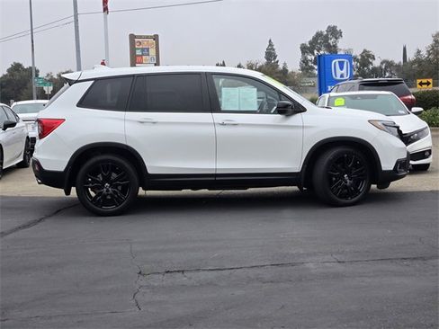 Used 2021 Honda Passport Sport image 3