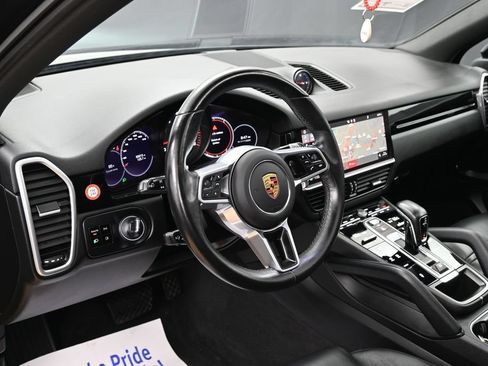 Used 2021 Porsche Cayenne AWD/4WD image 19