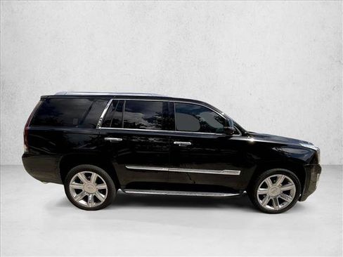 Used 2019 Cadillac Escalade Luxury RWD image 5