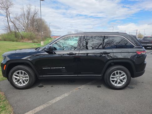 New 2025 Jeep Grand Cherokee Laredo X w/ Luxury Tech Group I AWD/4WD image 10