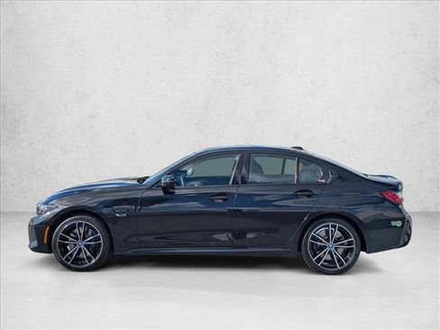 Used 2023 BMW 330e 330e w/ M Sport Package image 9