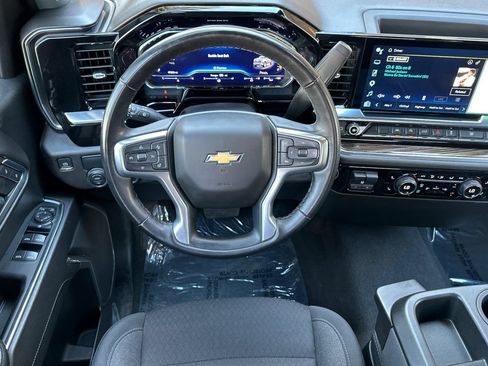 Certified 2025 Chevrolet Silverado 1500 LT RWD image 15