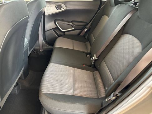 Used 2025 Kia Soul LX w/ LX Technology Package FWD image 22