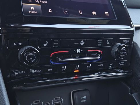 New 2025 Jeep Grand Cherokee Laredo image 21