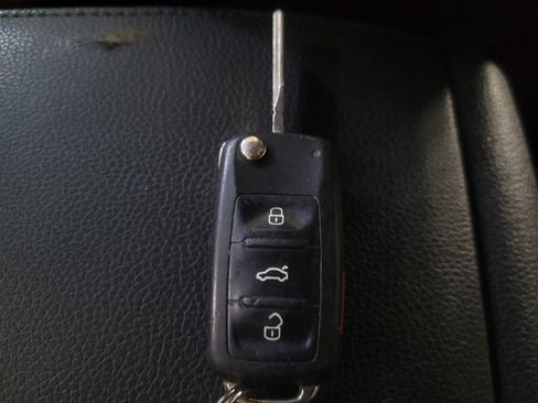 Used 2017 Volkswagen Jetta SE FWD image 32
