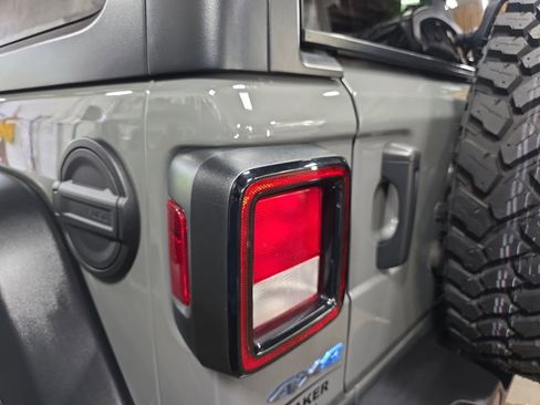 Used 2023 Jeep Wrangler Unlimited w/ Cold Weather Group AWD/4WD image 33