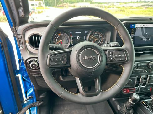 Used 2024 Jeep Wrangler Unlimited Sport AWD/4WD image 14