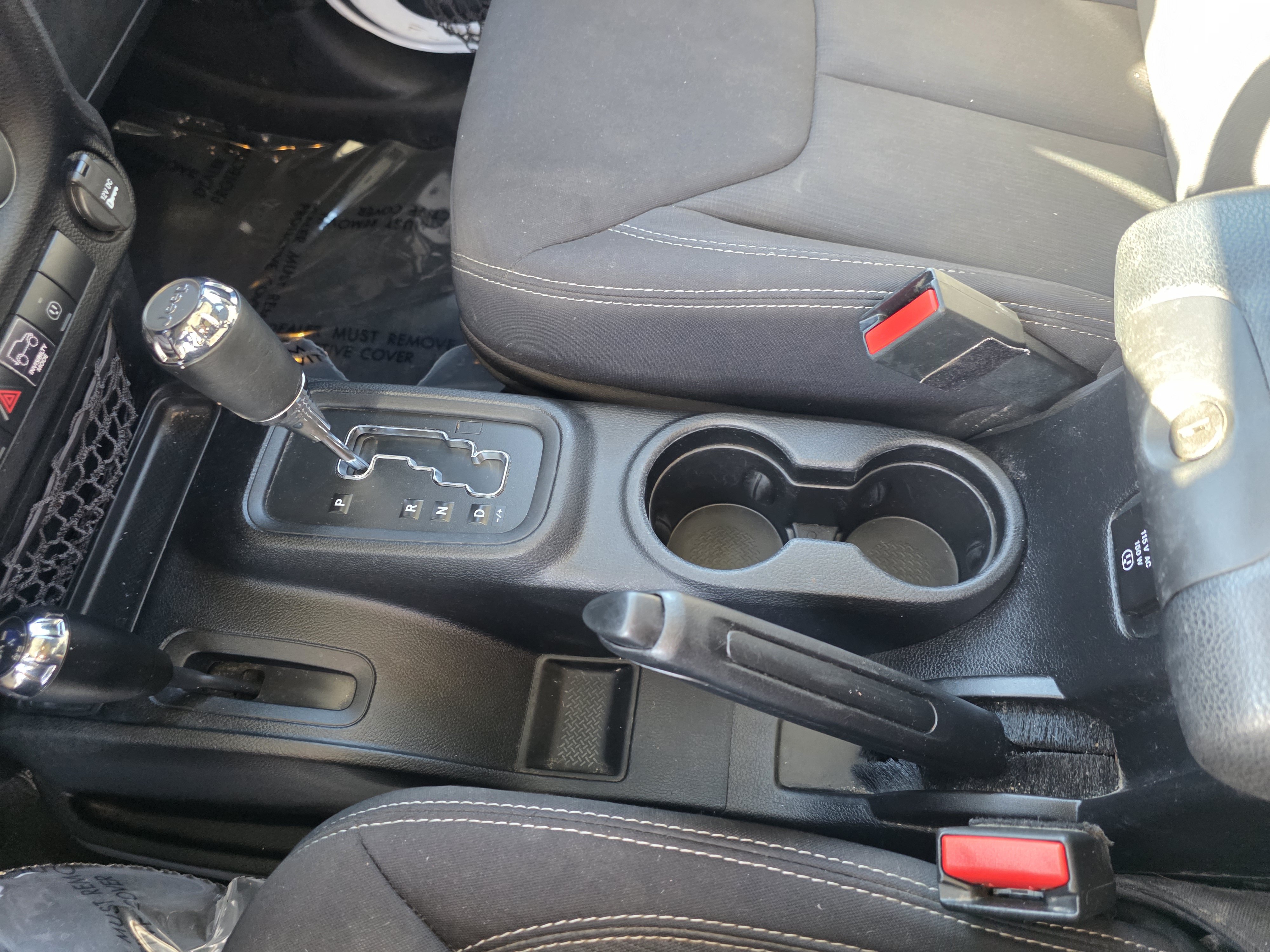 Used 2013 Jeep Wrangler Unlimited Rubicon w/ Connectivity Group AWD/4WD image 15