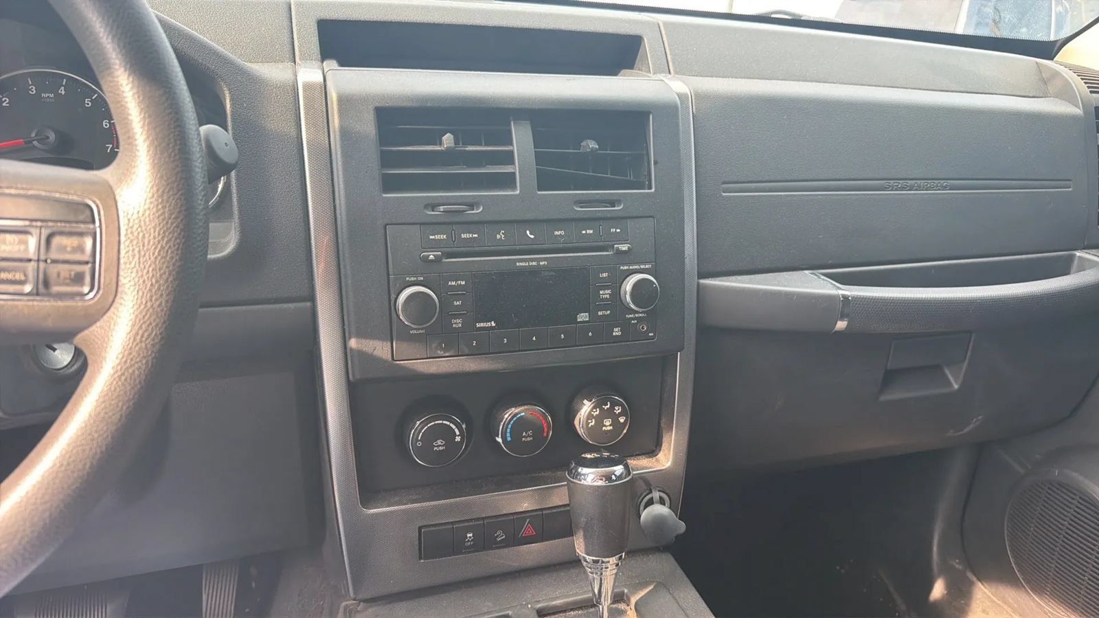 Used 2011 Jeep Liberty Sport AWD/4WD image 12