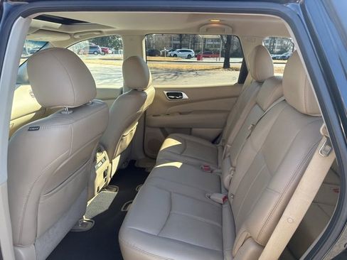Used 2015 Nissan Pathfinder Platinum image 14