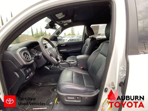 Certified 2020 Toyota Tacoma TRD Off-Road w/ TRD Premium Off Road Package AWD/4WD image 30