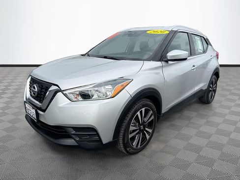 Used 2020 Nissan Kicks SV FWD image 3