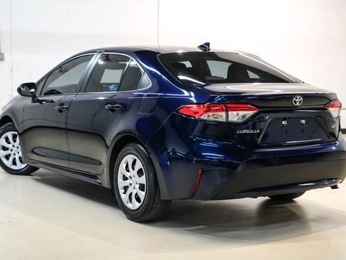 Used 2022 Toyota Corolla LE image 10