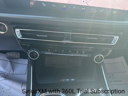 New 2026 Chevrolet Traverse LT w/ Sun and Wheel Package image 24