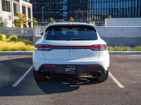 Certified 2026 Porsche Macan AWD/4WD image 7