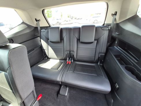 Used 2023 Volkswagen Atlas SE w/ Panoramic Sunroof Package AWD/4WD image 32