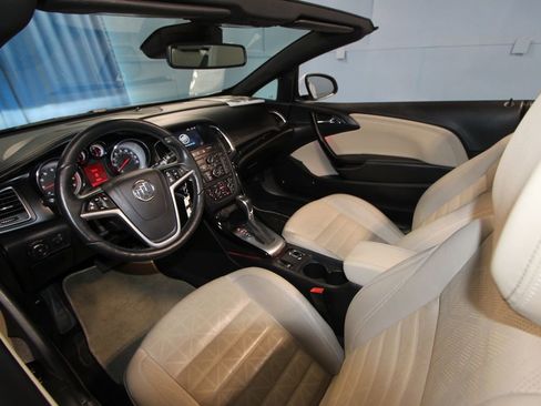 Used 2019 Buick Cascada Premium FWD image 2