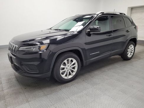 Used 2021 Jeep Cherokee Latitude image 2